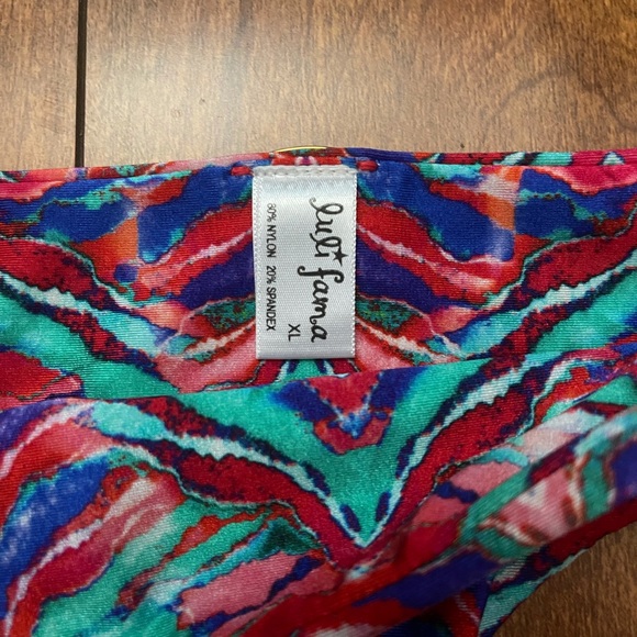 Luli Fama bikini - Picture 2 of 4